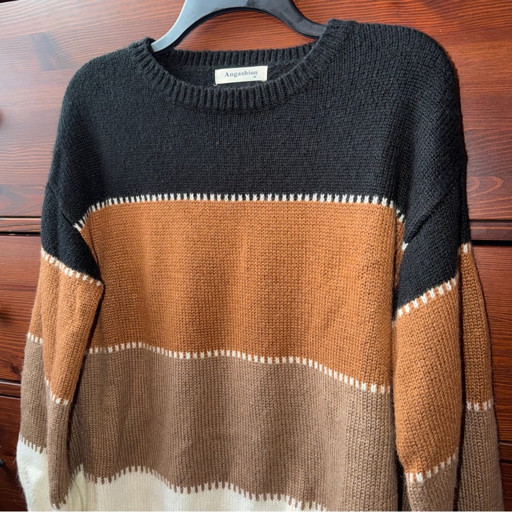 Colorblock Patchwork Crewneck Sweater | Size Medium | Like New - Picture 3 of 5